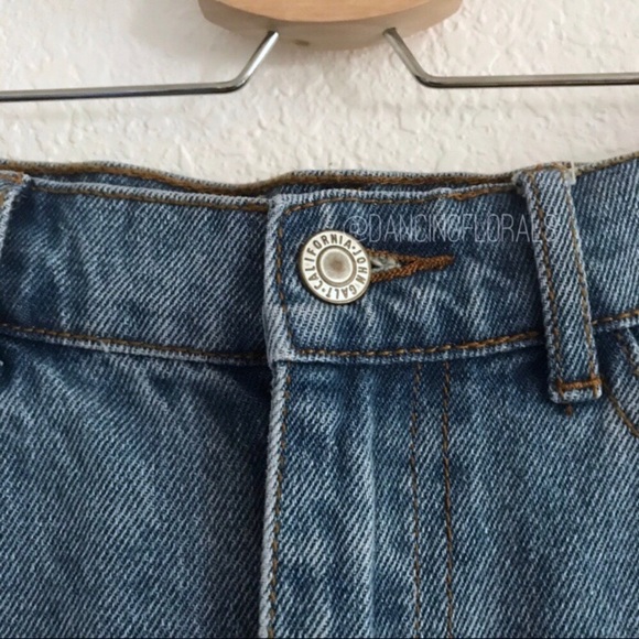 Brandy Melville Juliette denim skirt - Picture 3 of 6
